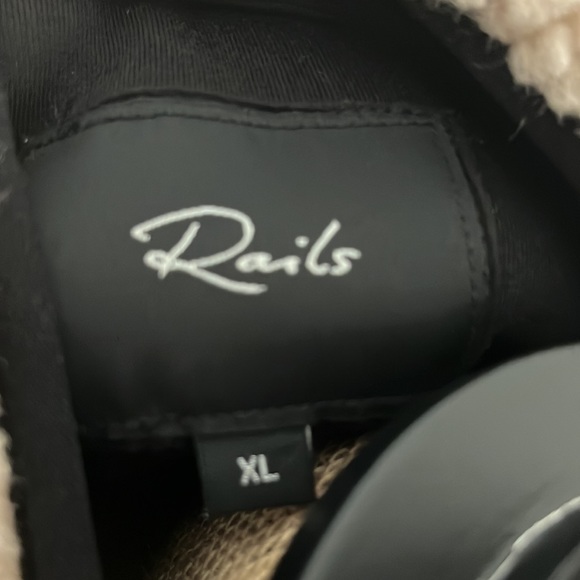 NWOT Rails Sherpa leopard print pullover - Picture 8 of 9